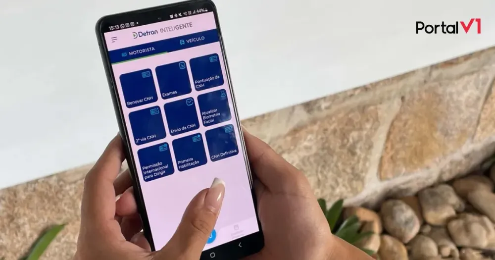 Paranaenses já podem atualizar foto da CNH pelo celular: mais de 4,6 mil fizeram o procedimento
