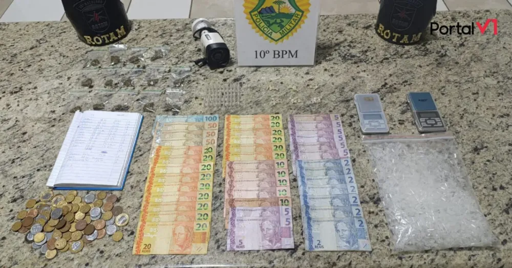 Polícia cumpre mandado em Apucarana e apreende drogas, dinheiro e balanças de precisão