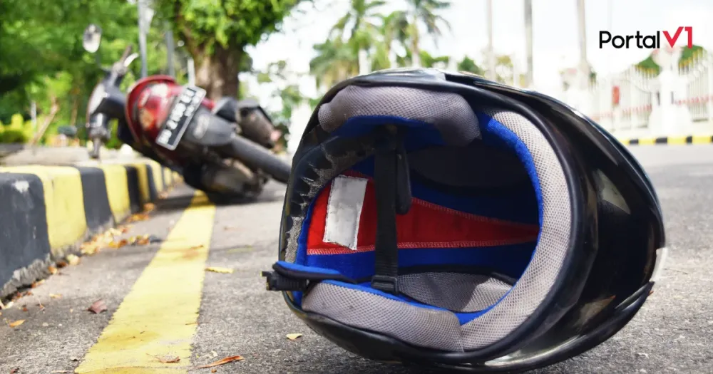 Motociclista fica ferida após colisão com carro durante chuva em Ivaiporã