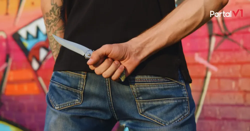 Jovem é esfaqueado durante festa em Rio Bom e UBS sofre tentativa de invasão
