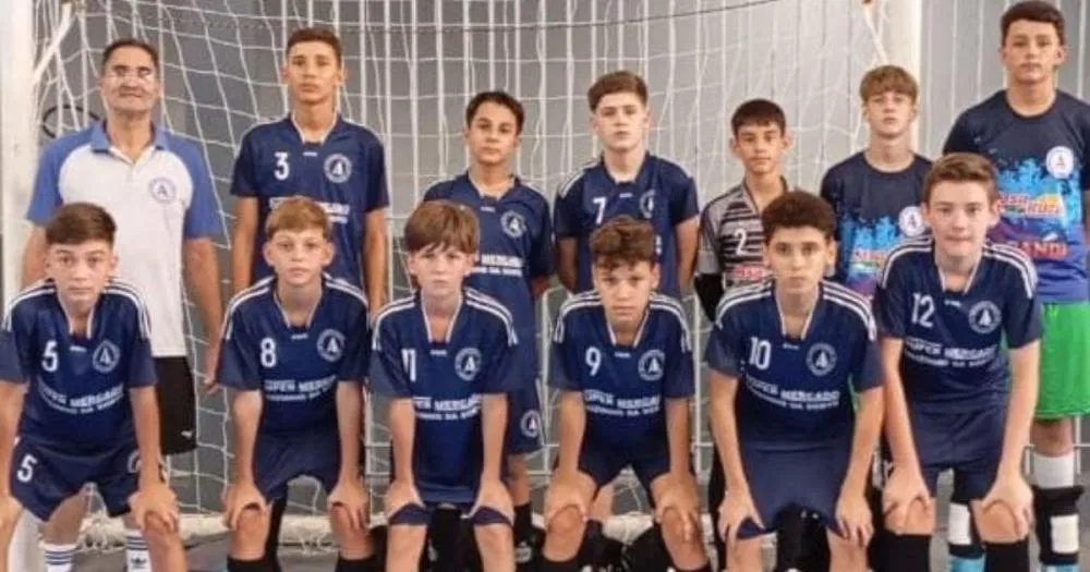 Colégio Ary Borba Carneiro, de Cândido de Abreu, chega às quartas no Futsal Masculino B 