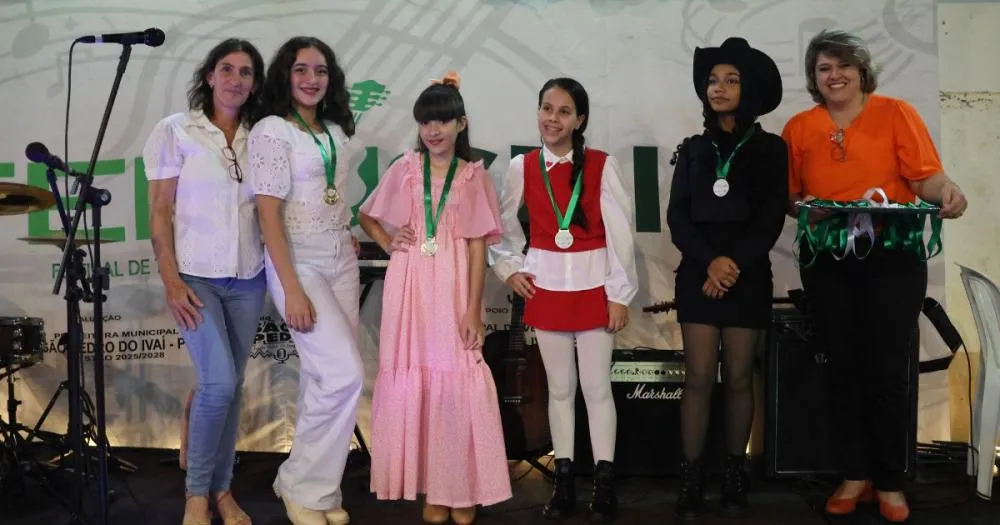 Mylena Rocha é a grande campeã da categoria infantil do IV FEMUSPI em São Pedro do Ivaí