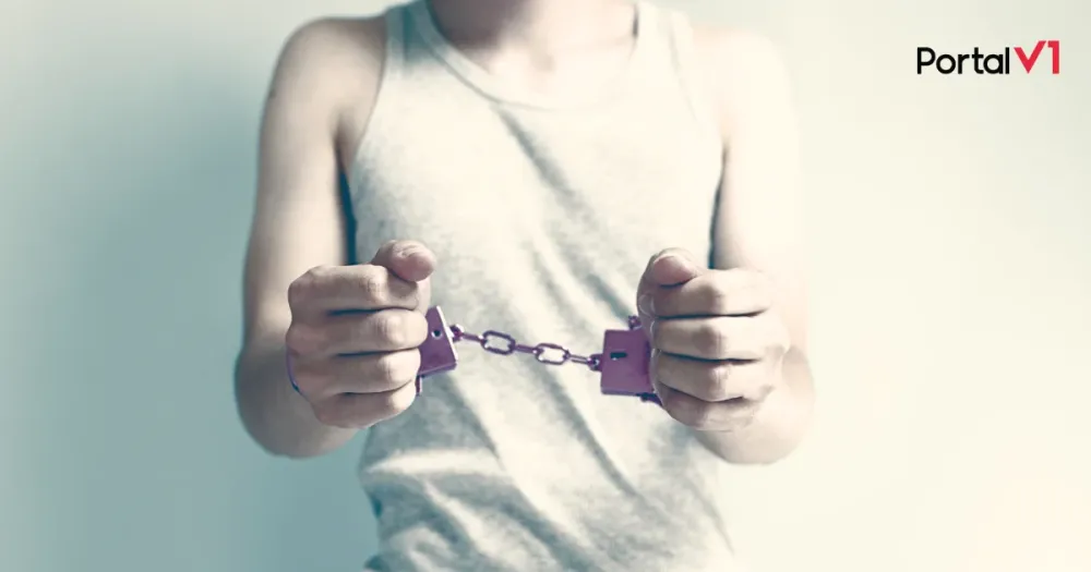 Homem é preso após arrombar residência, destruir roupas e ameaçar ex-companheira em Faxinal