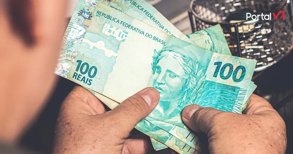 Homem é preso por passar notas falsas e aplicar golpe com PIX em Faxinal