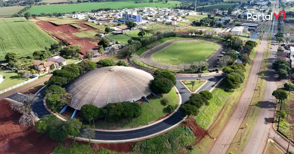 Após 43 anos, Complexo Esportivo Sapecadão é asfaltado pela Prefeitura de Ivaiporã no valor de R$1,5 milhões