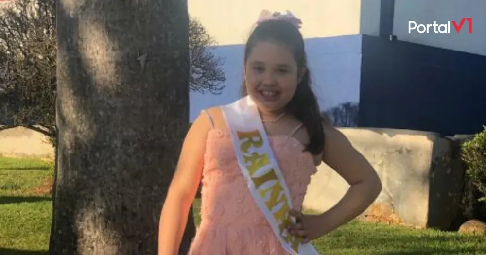 Mirella Cecília é eleita Rainha do Colégio Mater Consolatrix em Ivaiporã