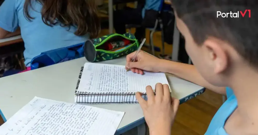 SEED orienta escolas estaduais do Paraná a não se envolverem com eventos de formatura; medida divide opiniões