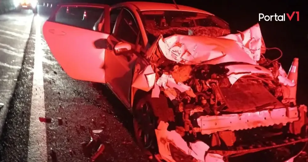 Colisão entre carro e caminhão deixa homem ferido na BR-376, em Jandaia do Sul