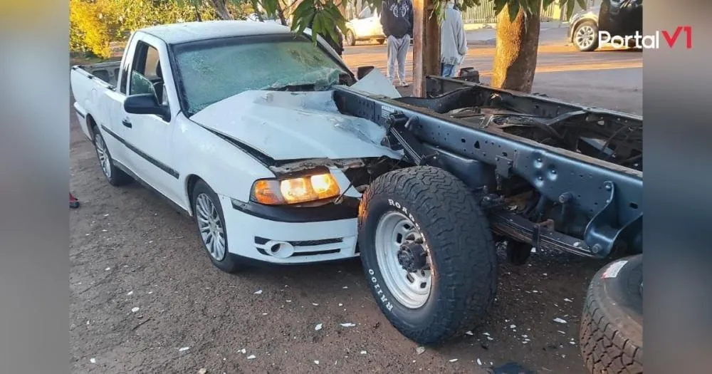 Colisão entre Saveiro e F-350 deixa dois feridos em Ivaiporã