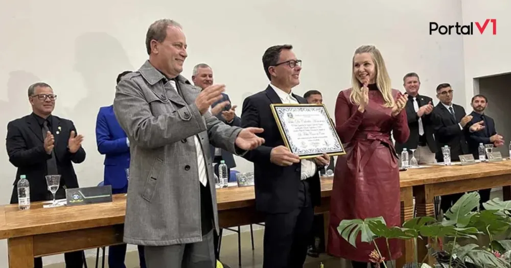 Diretor da Fatec, Fábio Costa, recebe título de Cidadão Honorário de Ivaiporã