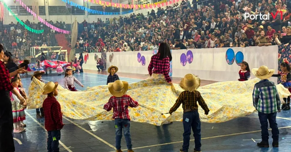 Arraiá da Educação reúne mais de 3 mil pessoas e entra pra história de São Pedro do Ivaí