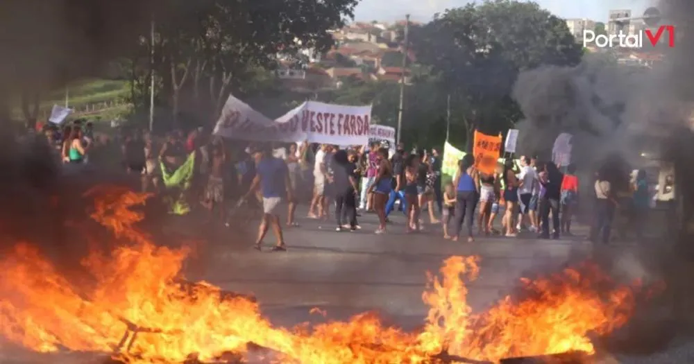 Conflitos em Londrina: ônibus incendiado e protestos violentos tomam a cidade