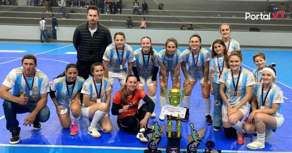 Quem parou o Areião? Time atropela a concorrência e leva taça no futsal feminino!