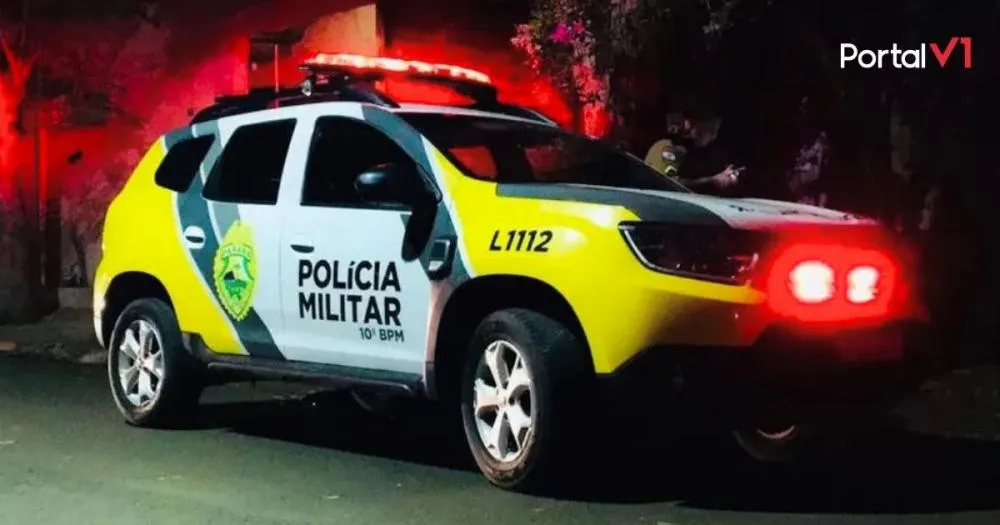 Mulher embriagada tenta pular de carro em movimento com bebê no colo
