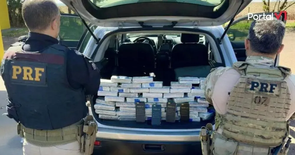 PRF apreende 200 celulares avaliados em R$ 300 mil escondidos em bancos de carro no Paraná