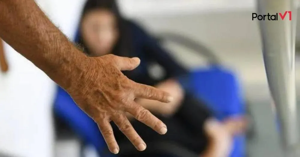 Homem tenta agredir esposa e acerta filha com soco em Faxinal