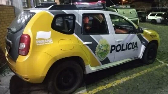 Homem embriagado é retirado de escola em Ivaiporã