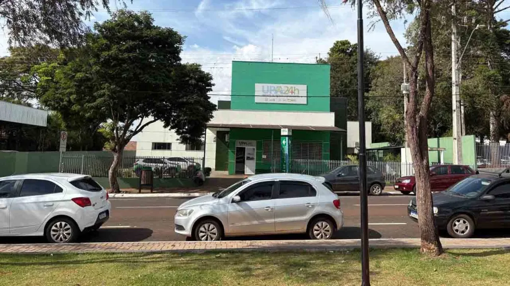 Jovem fica ferido após colisão entre moto e carro em Ivaiporã