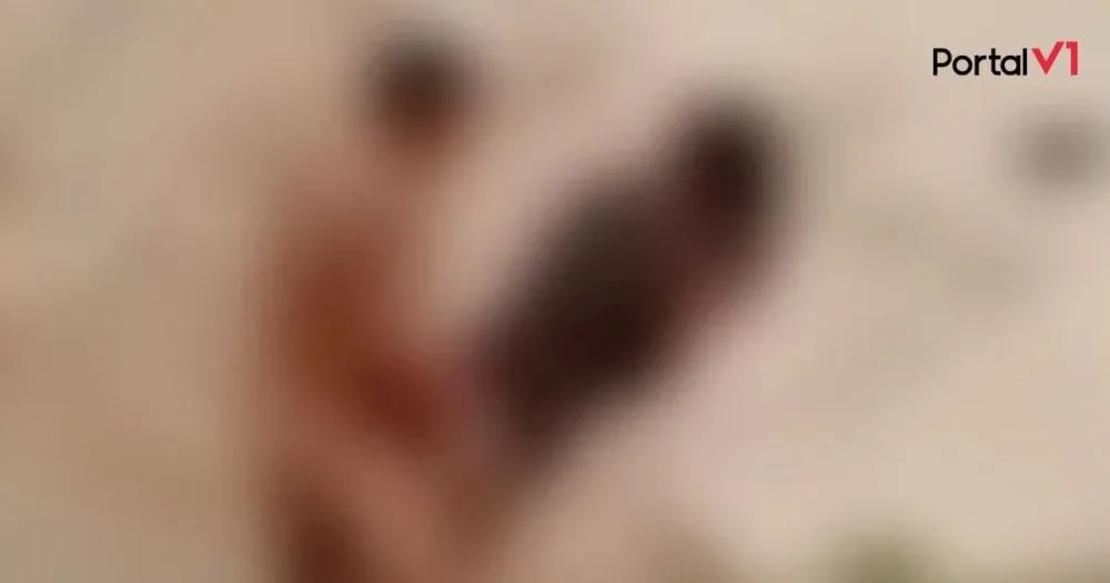 Virou moda? Mais um casal flagrado fazendo sexo na praia à luz do dia