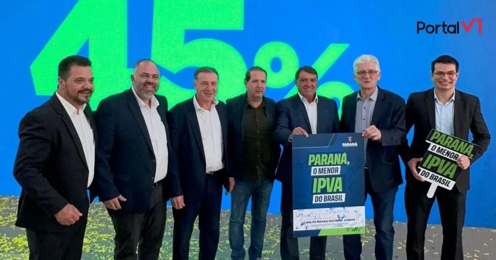 Artagão Júnior acompanha sanção da lei que reduz alíquota do IPVA no Paraná