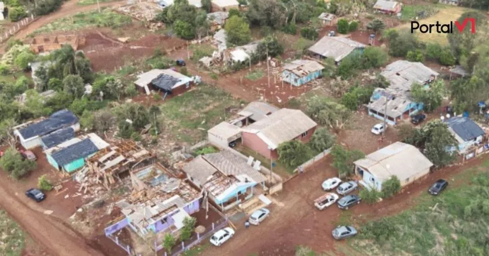 Vendaval em Santa Maria do Oeste danifica mais de mil imóveis; Defesa Civil envia ajuda humanitária