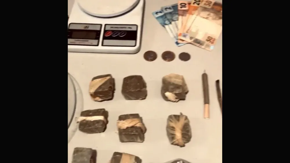 Dupla é presa por tráfico de drogas em Faxinal após denúncia anônima