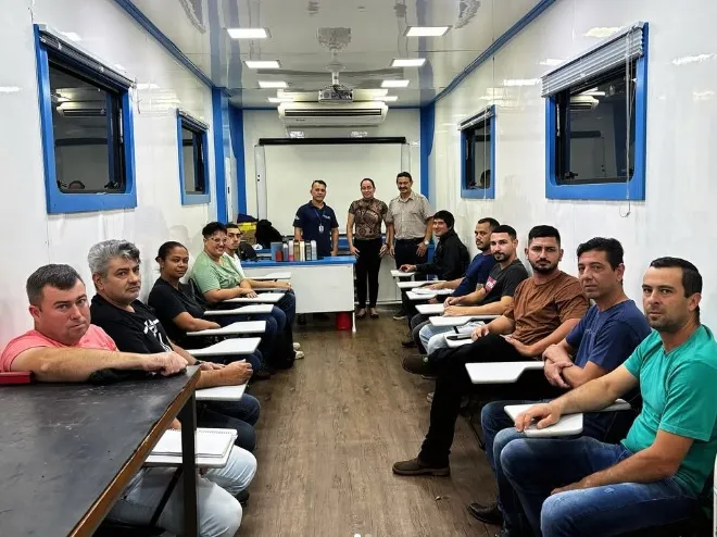 Carreta do Conhecimento chega a São Pedro do Ivaí com curso gratuito de Mecânica Automotiva