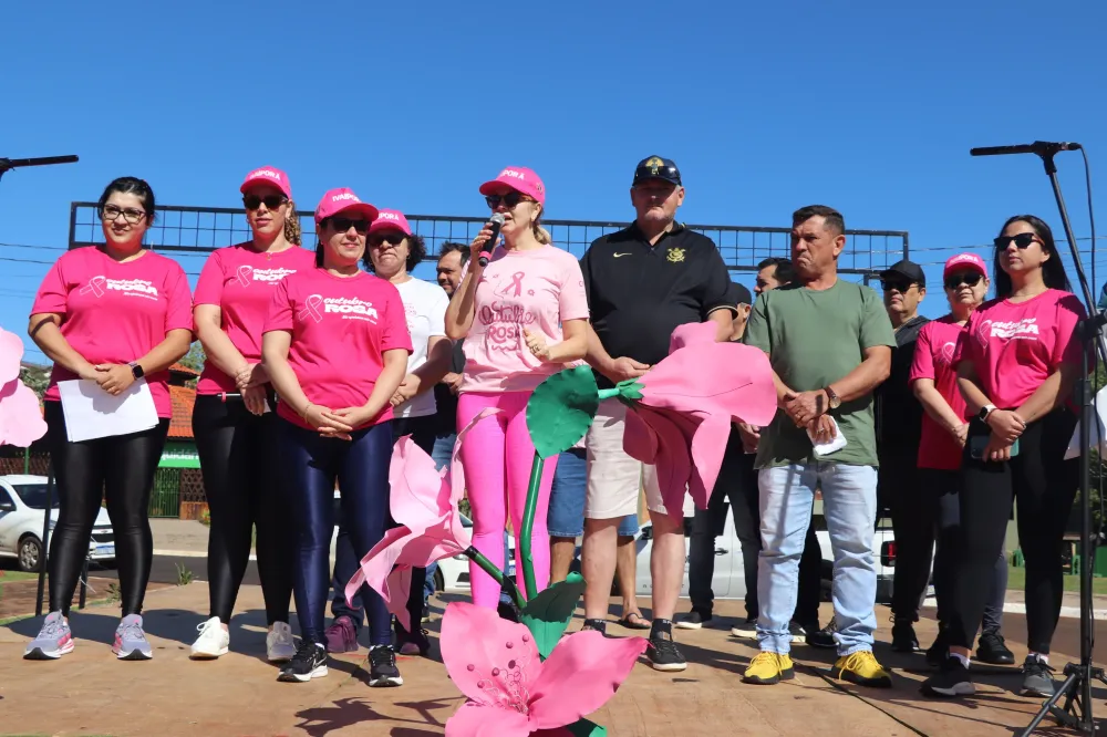 Prefeito Carlos Gil e vice Gertrudes Bernardy destacam importância do Outubro Rosa em evento municipal