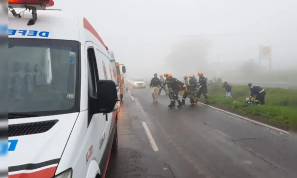 Motociclista fica ferido após colisão com caminhão na BR-376, entre Jandaia e Mandaguari 