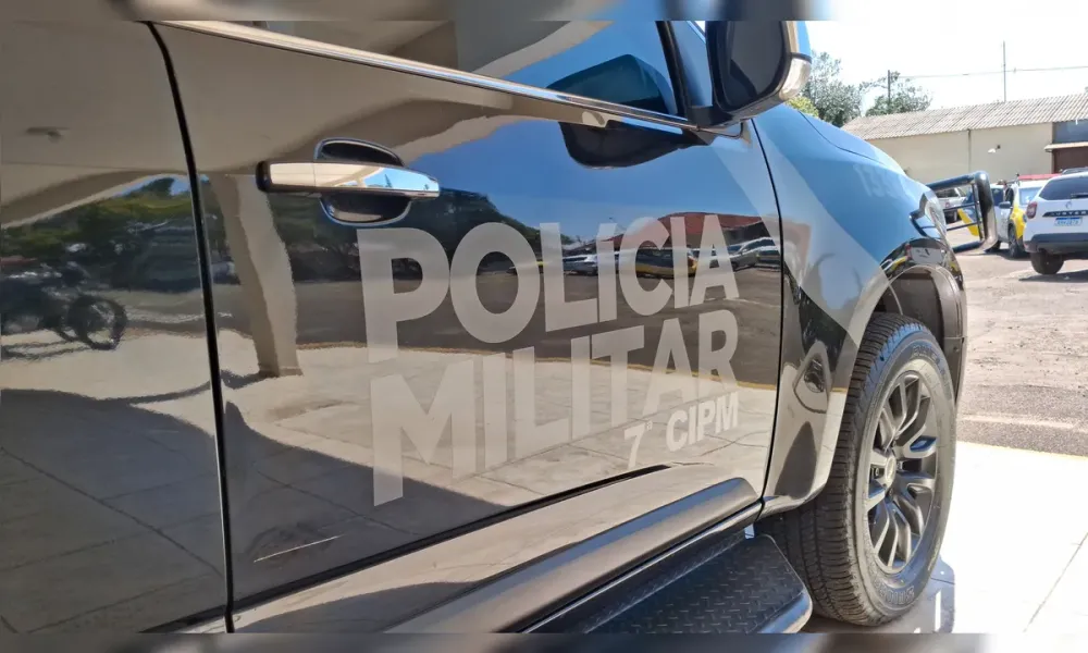 Criminosos invadem casa e praticam roubo em bairro nobre