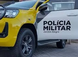 Mulher em crise é contida e recebe atendimento médico em Jardim Alegre