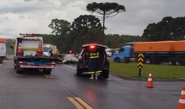 Acidente na BR-277 em Fernandes Pinheiro Deixa Cinco Pessoas Feridas