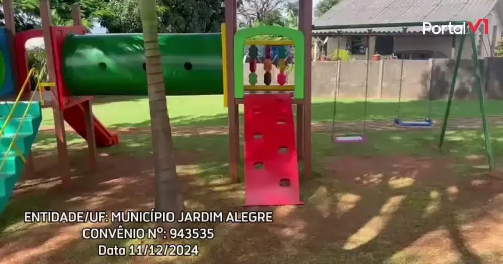 Jardim Alegre ganha novos playgrounds em diversos bairros
