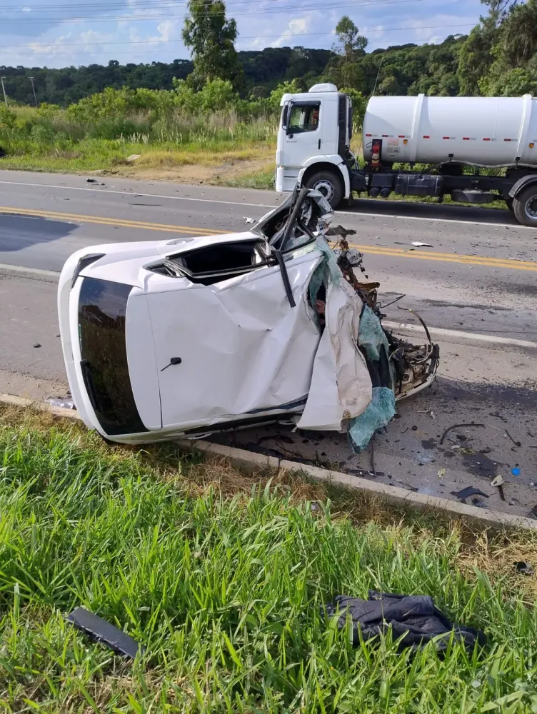 Tragédia na estrada: motorista morre após batida violenta na BR-476
