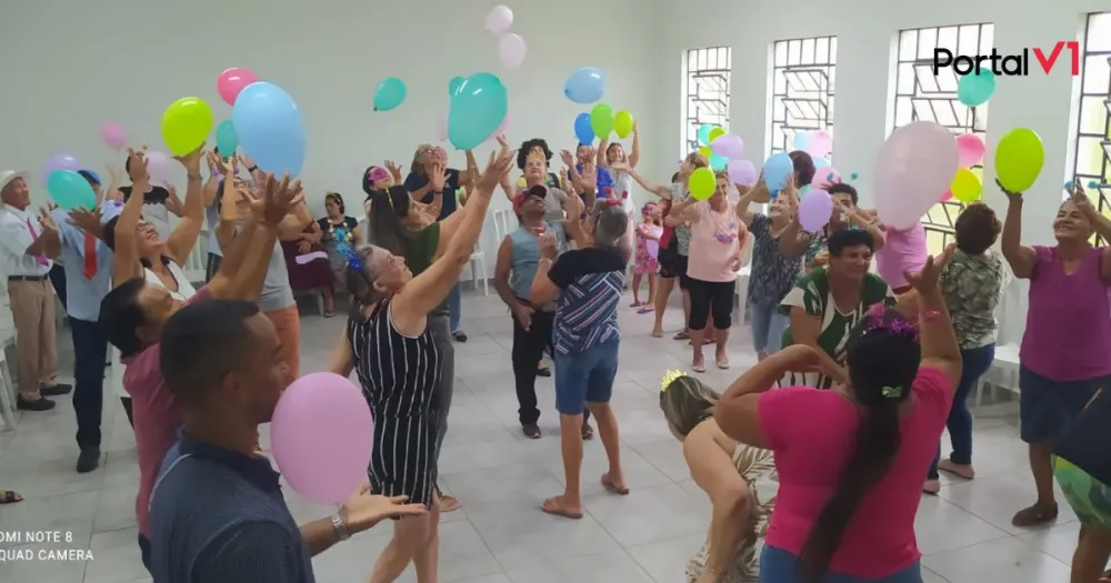 Carnaval da Terceira Idade anima São Pedro do Ivaí