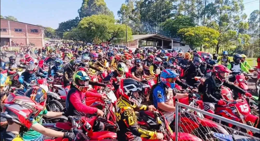 Quarto Encontro de Trilheiros comemora aniversário de Cândido de Abreu e reúne uma multidão