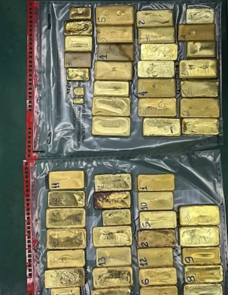 Milhões no ar: aeronave privada é flagrada com 54 barras de ouro