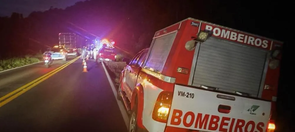 Acidente fatal em Telêmaco Borba: caminhoneiro morre após sair da pista com carreta