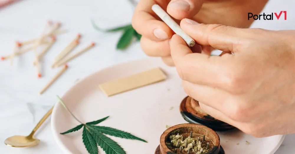 Dupla é flagrada com maconha na praça de skate em Marilândia do Sul