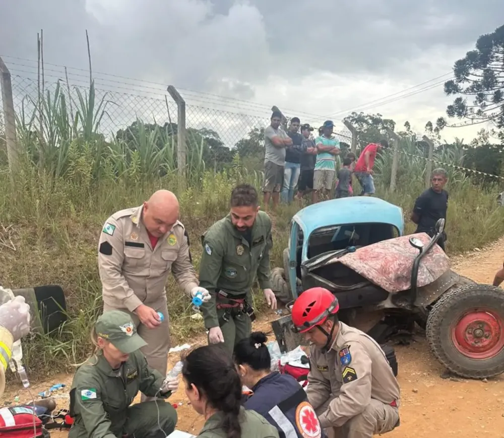 Segundos de desespero: grave acidente deixa seis feridos e mobiliza resgate aéreo na Grande Curitiba