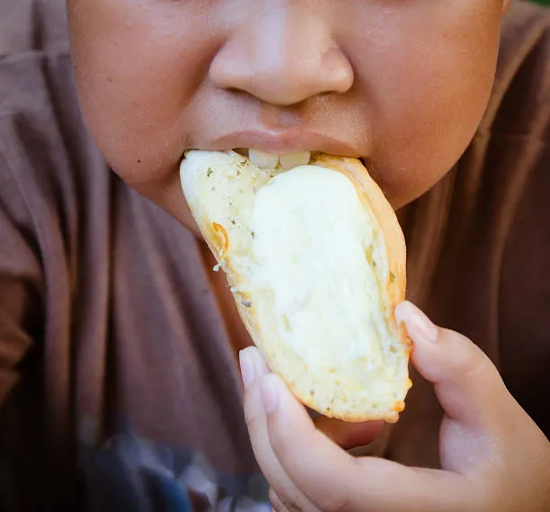 Estudante de 11 anos morre após se engasgar durante lanche em Londrina