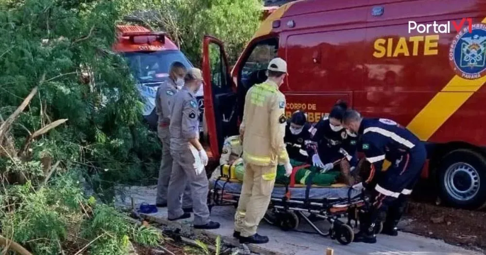 Trabalhador é atingido por poste que cai durante poda de árvore em Ivaiporã