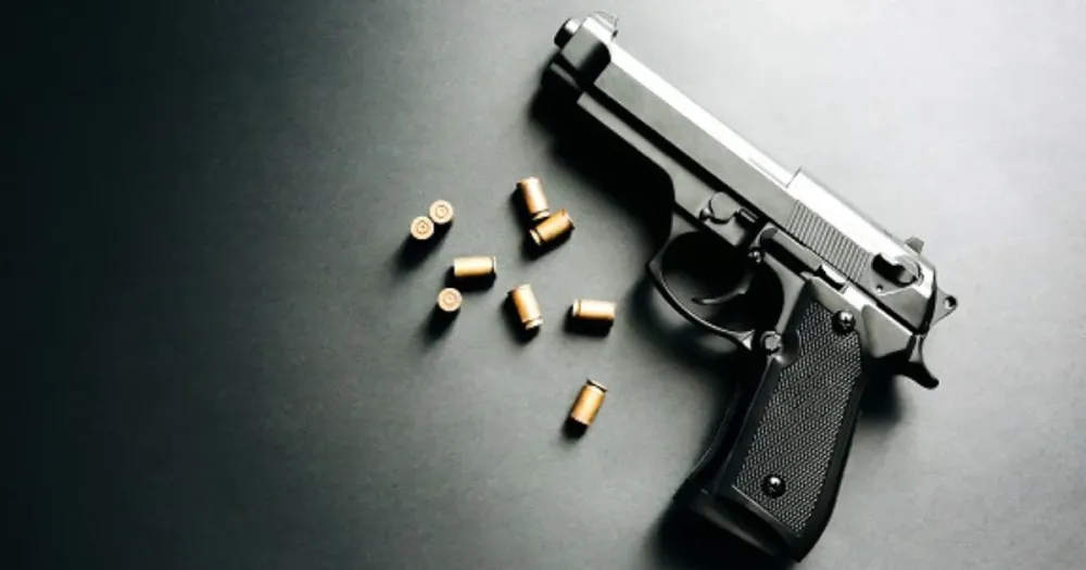 Arma Ilegal é Encontrada Durante Abordagem de Trânsito em Apucarana
