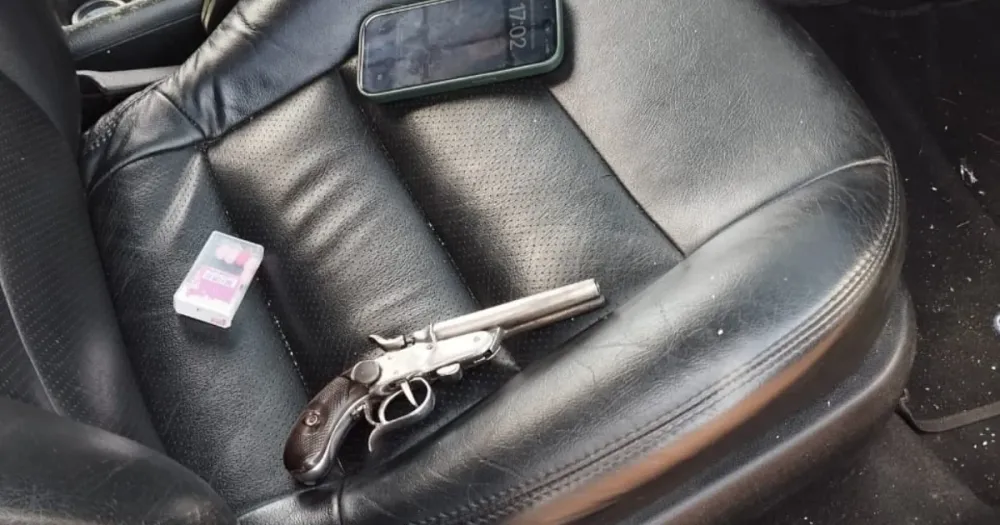 Suspeitos São Detidos por Porte de Arma e Munição em Cambira