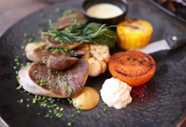 Projeto que proíbe foie gras avança no Congresso e pode virar lei no Brasil