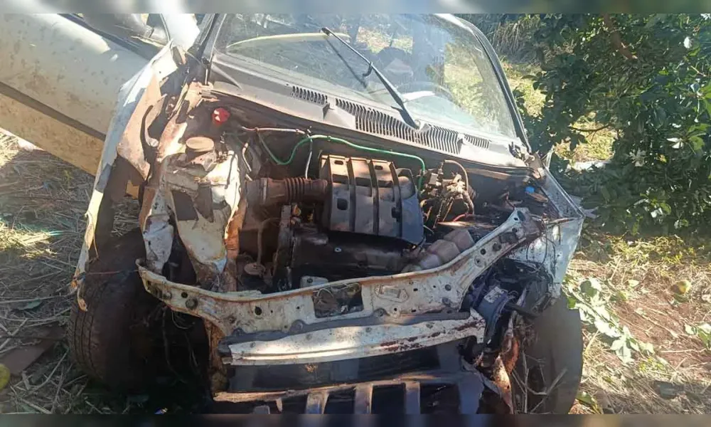 Capotamento na PR-466 deixa duas pessoas feridas e mobiliza equipes de resgate em Lidianópolis