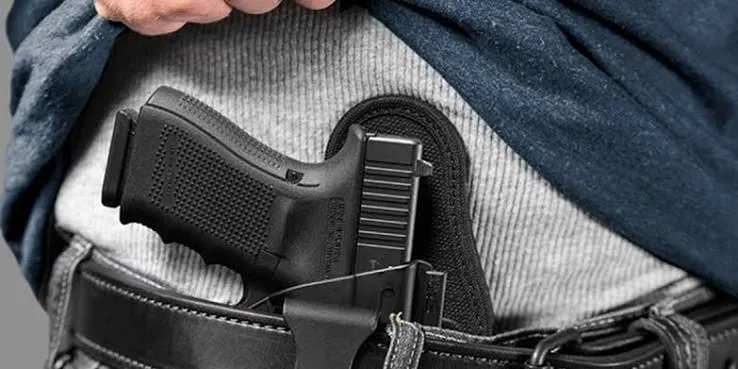 Projeto pode ampliar porte de arma para nove categorias de servidores públicos em todo o Brasil