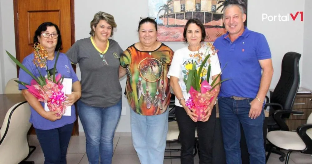 Prefeito Rildo da Padaria e Secretaria de Educação Luciana Fonseca Homenageiam Professoras que se aposentaram em São Pedro do Ivaí