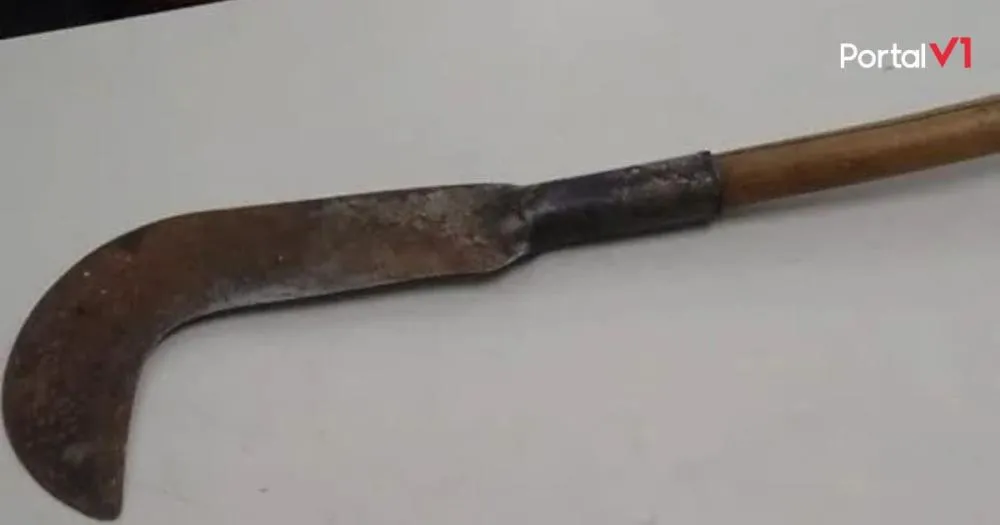 Homem armado com foice ameaça esposa e filhas em Rosário do Ivaí