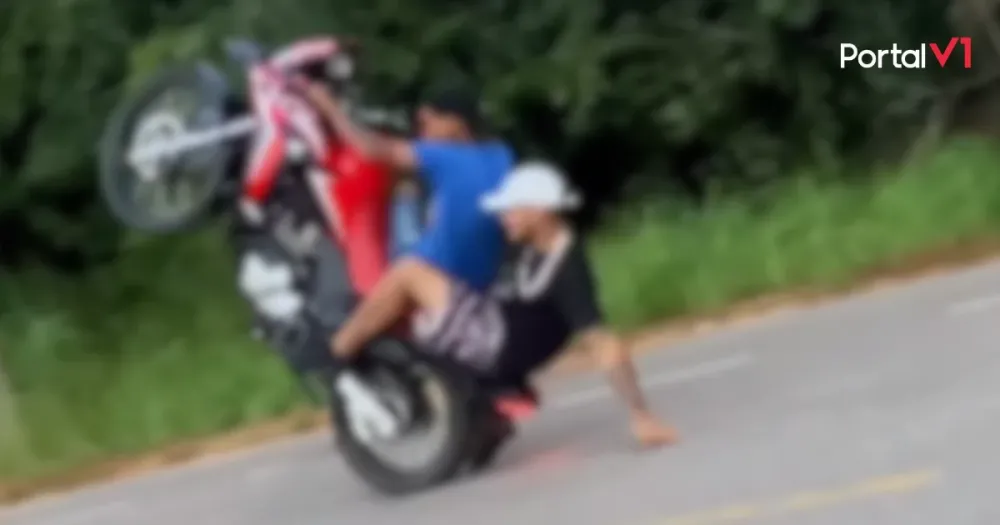 Jovens são flagrados empinando moto em São Pedro do Ivaí